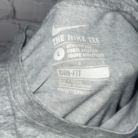 Nike Men's T Shirt - Picture 3 of 3